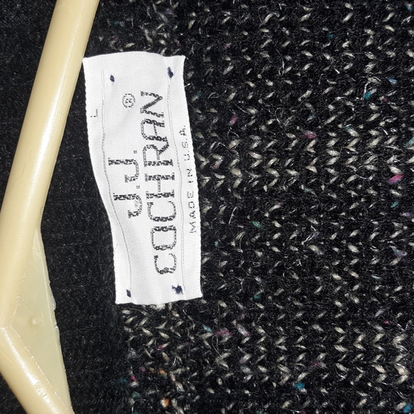 VTG mens button up cardigan. - Picture 3 of 7